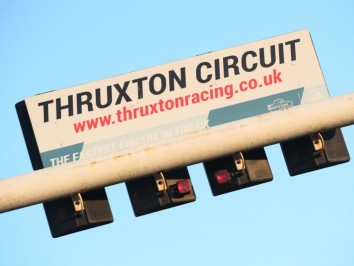 Thruxton-001