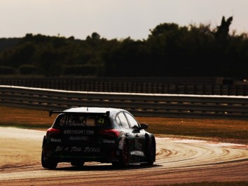 Jessica Hawkins (GBR) - Motorbase Performance Ford Focus ST