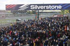 Crowd-_0DB7285