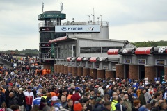Crowd-_0DB4228