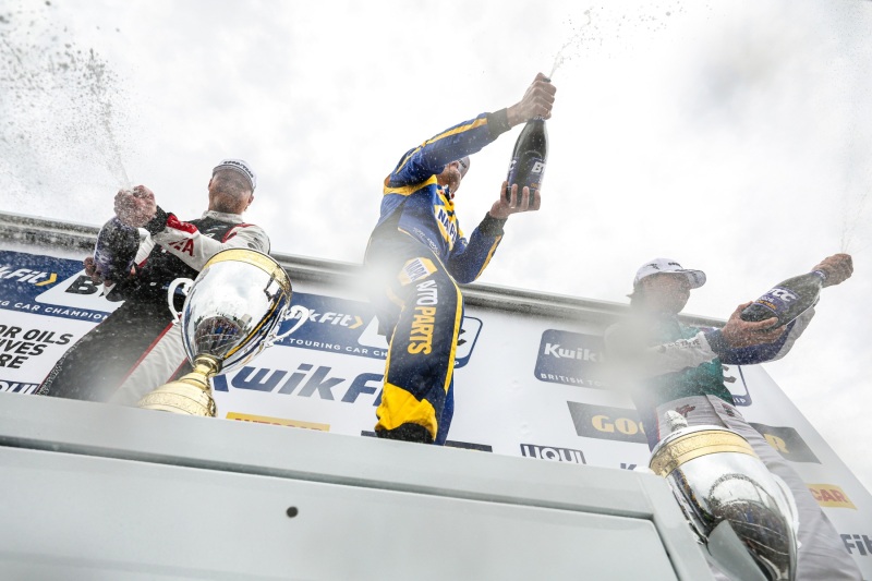 taylor-smith-cook-cammish-ingram-podium-011A7101.jpg