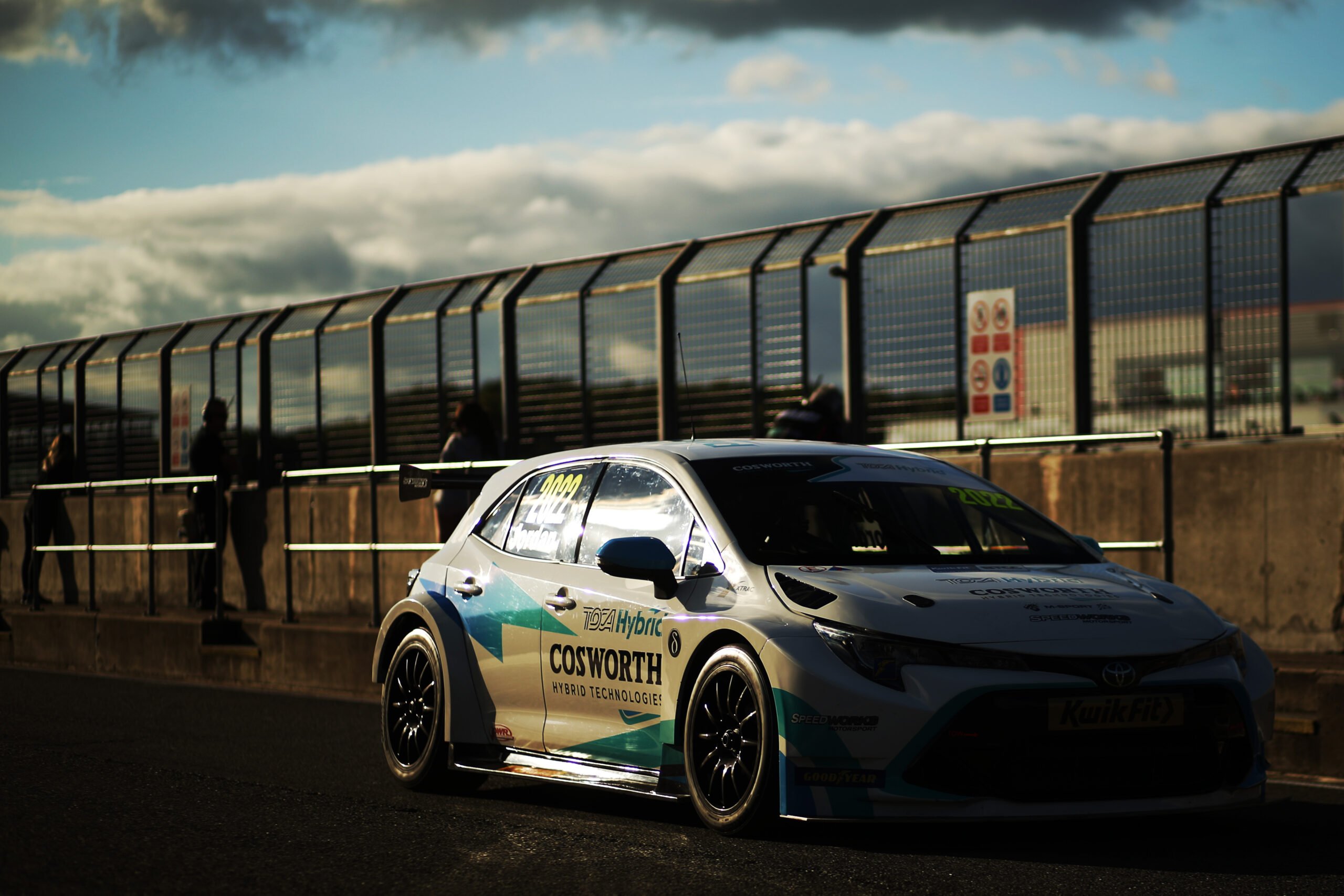 BTCC HYBRID ENJOYS SUCCESSFUL DEBUT AT SILVERSTONE • BTCC