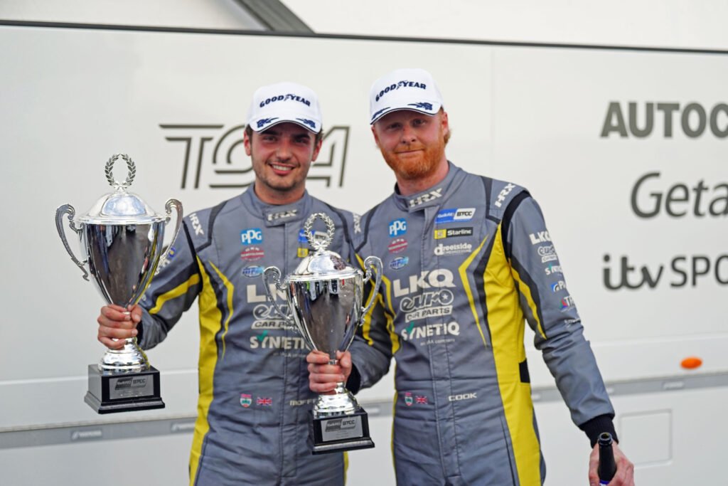 Cook and Moffat "outstanding" after conquering changeable conditions at Snetterton