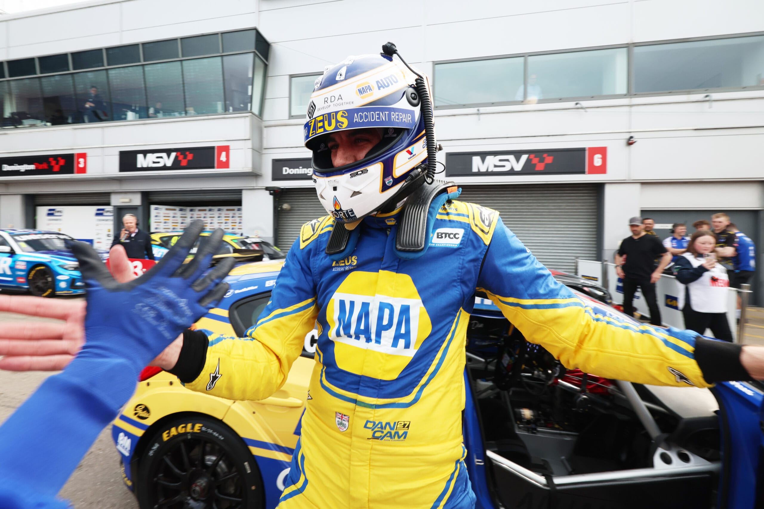 Donington Park Round 1 photo 5