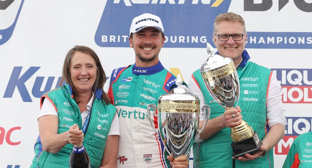 Team VERTU adds to Oulton Park win tally