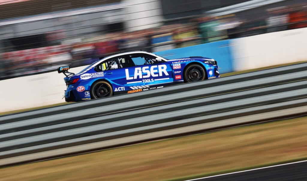 Silverstone calls for WSR quartet with BTCC run-in heating up