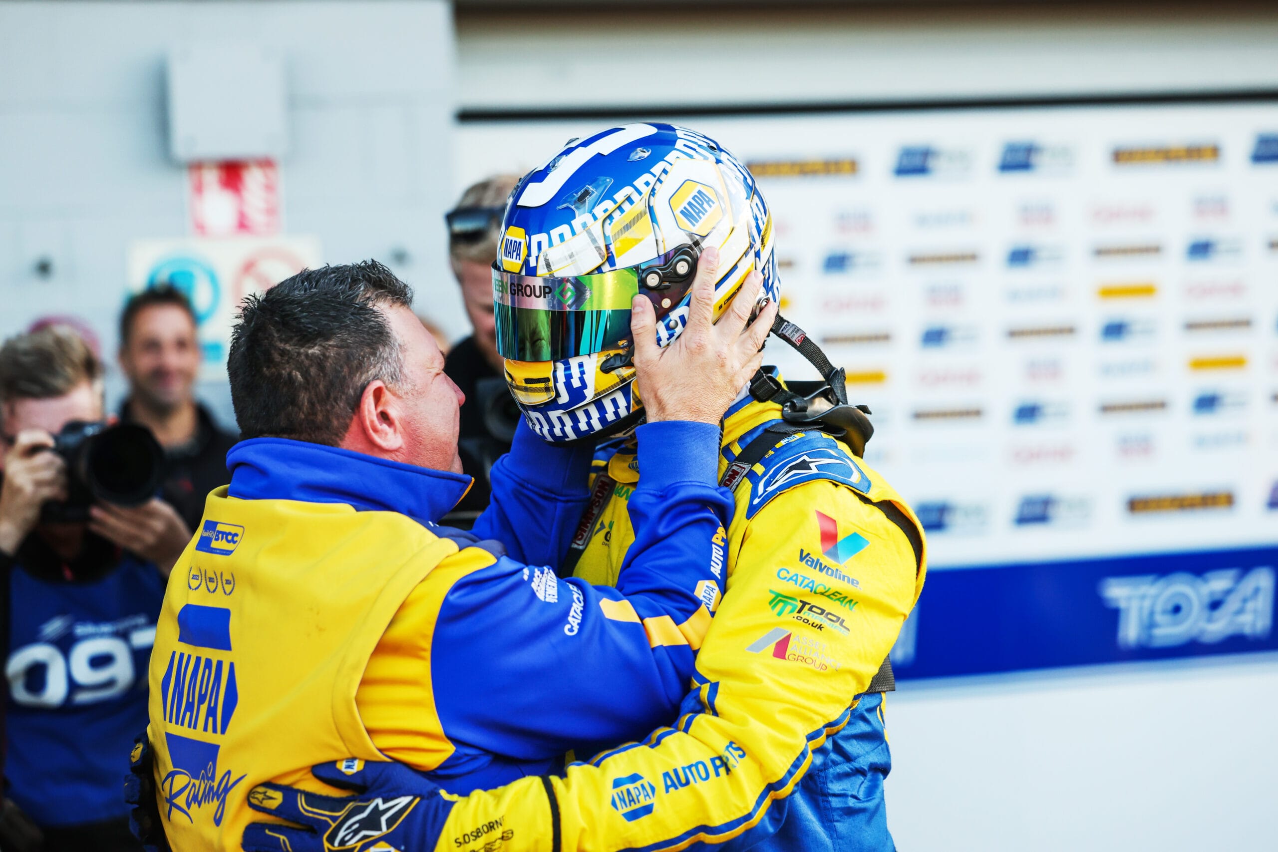 Brands Hatch GP Round 10 photo 8