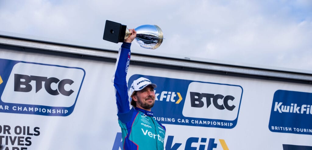 Team VERTU bags double podium at Donington Park opener