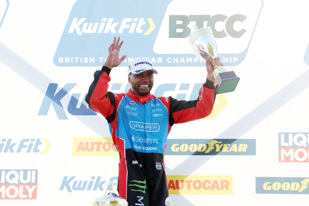 Hamilton heroics at Snetterton