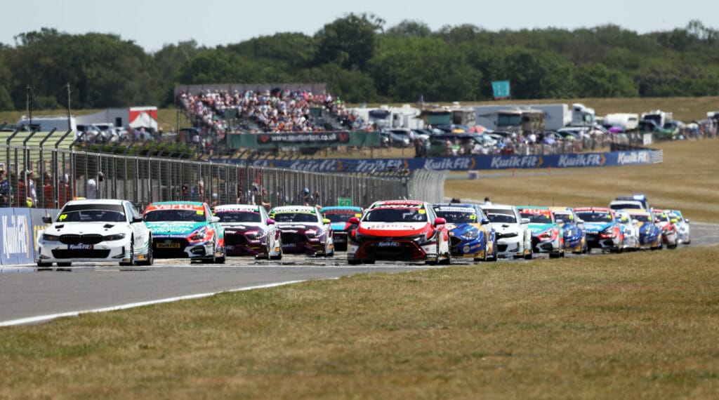 Searing heat on special Snetterton weekend