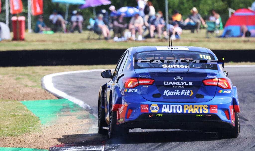 Sutton surges to take fourth victory of 2026